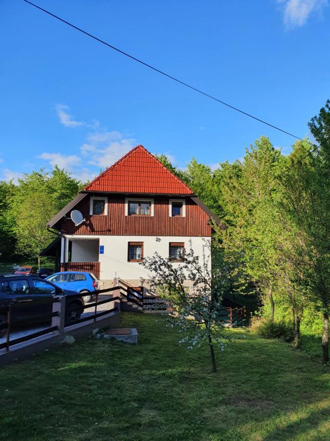 Guest House Wolf II Plitvička Jezera Exterior foto