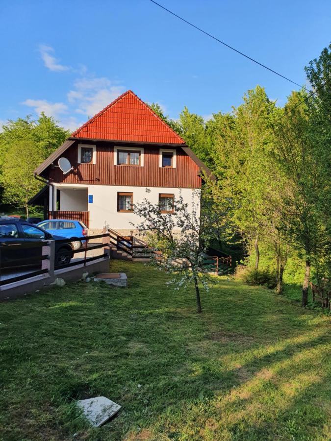 Guest House Wolf II Plitvička Jezera Exterior foto